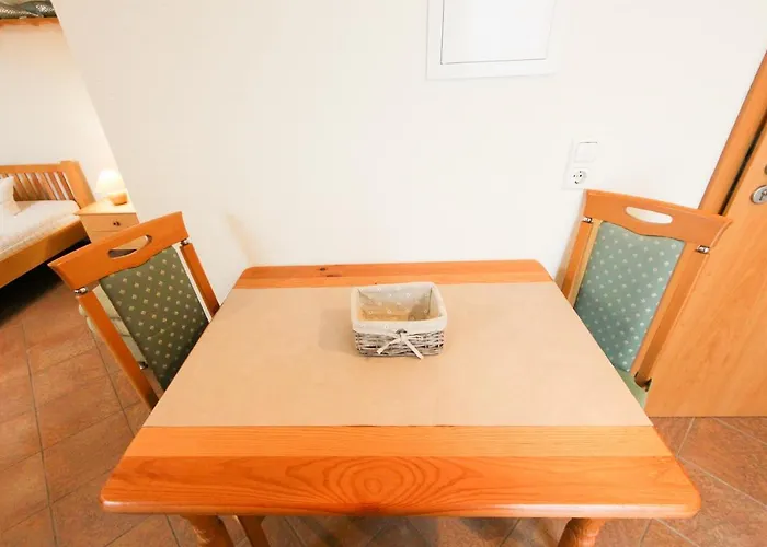 アパート Ostseevilla Dietlinde ツィングシュト